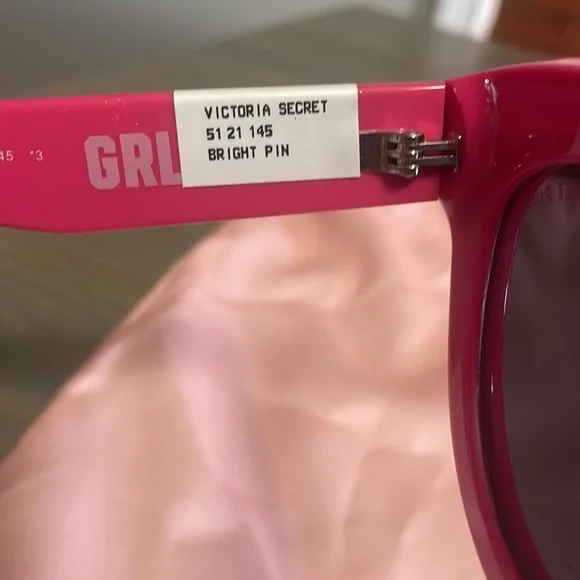 NWOB- Victoria Secret Pink - GRL PWR PK0034 sunglasses - Picture 3 of 5